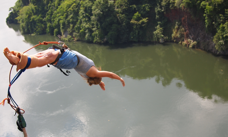 bungee jumping on river nile